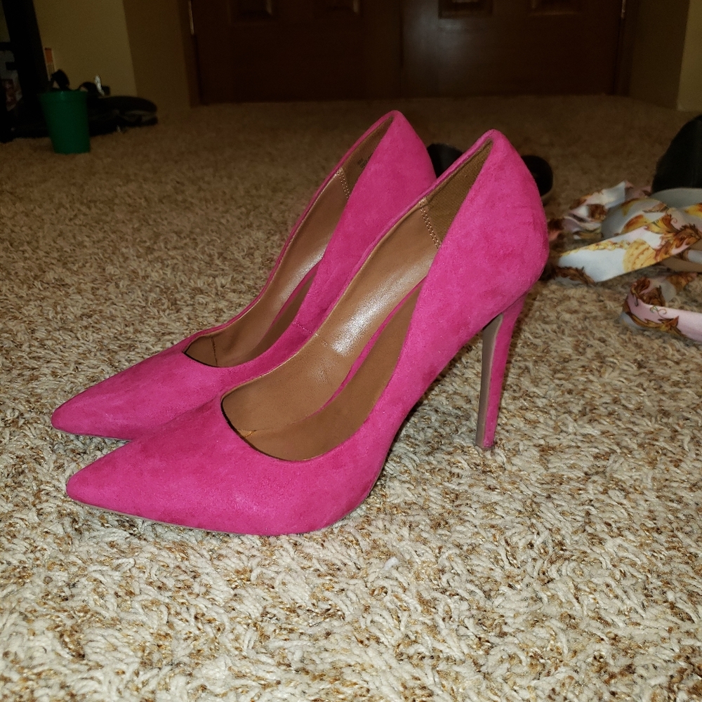 Fuchsia Pumps